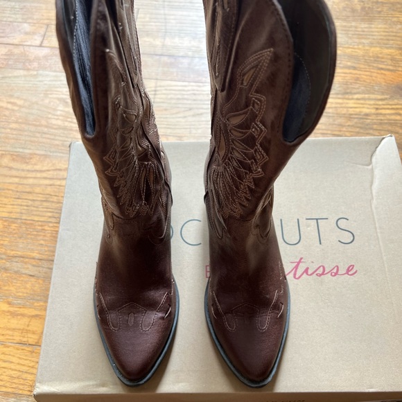 Brown Cowboy Boots - Picture 4 of 5